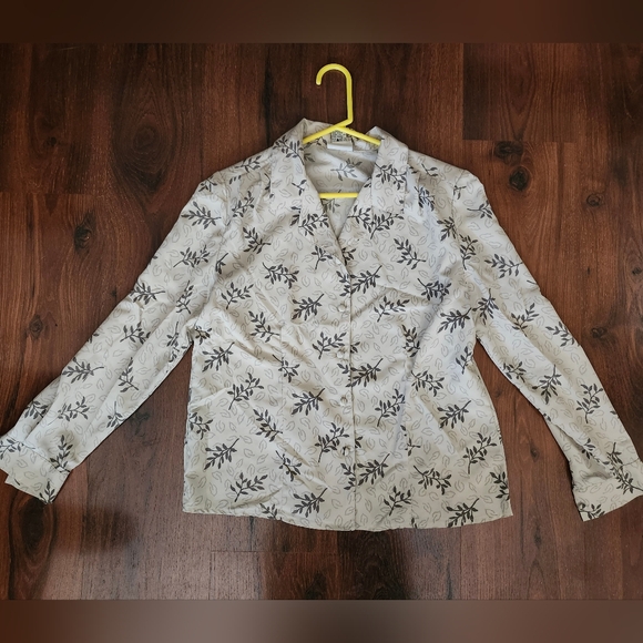 Modern Essentials Petite Button Down Blouse Size 8P - Picture 1 of 7
